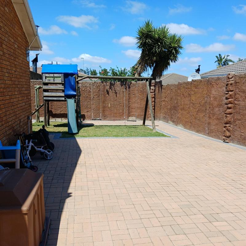 4 Bedroom Property for Sale in Protea Heights Western Cape